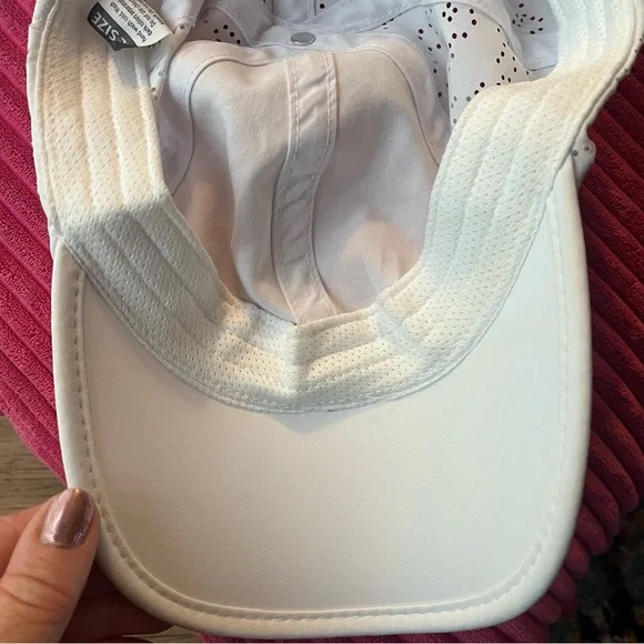 3 Baseball Caps in Black, Gray & White - Picture 5 of 11